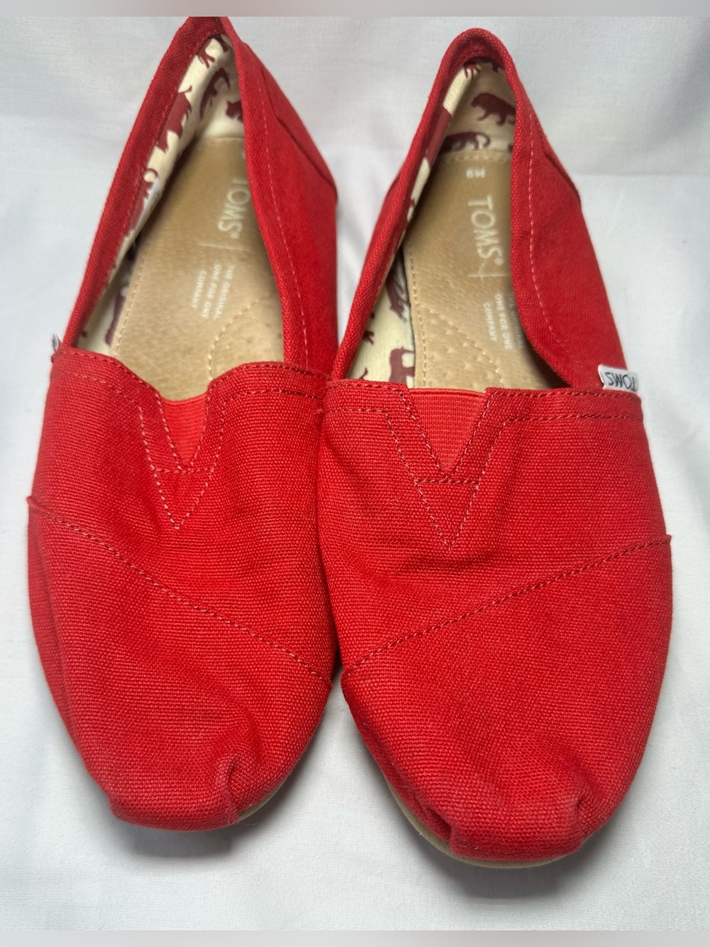 TOMS Classic Alpargata slip-on shoes in a vibrant red canvas Size 9